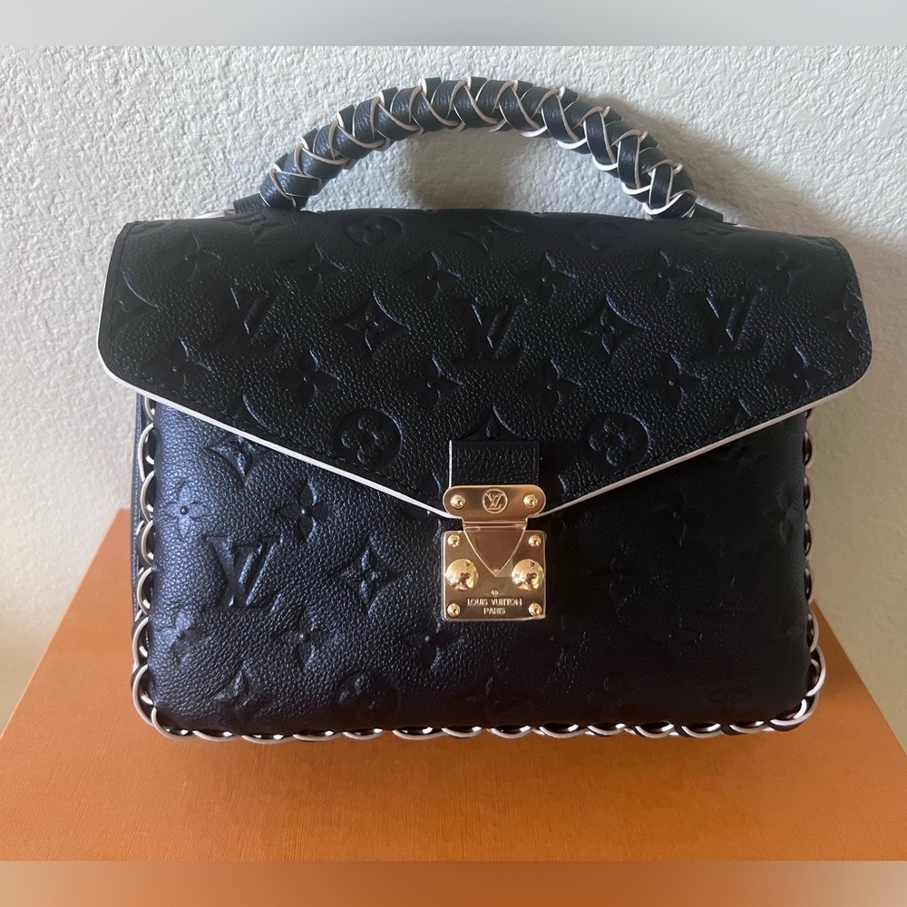 Louis Vuitton Pochette